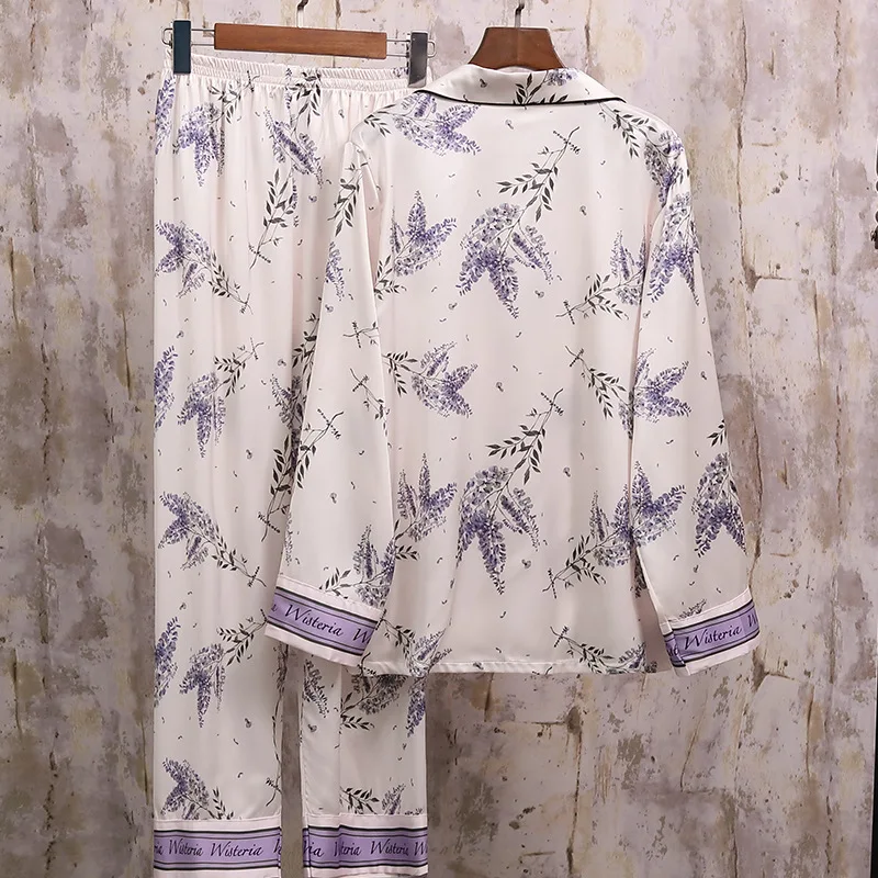 New Silk Pajamas Women Long-sleeved Trousers Casual Thin Two-suit Home Wear Pajamas Purple Nightwear Sleepwear
New Silk Pajamas Women Long-sleeved Trousers Casual Thin Two-suit Home Wear Pajamas Purple Nightwear Sleepwear