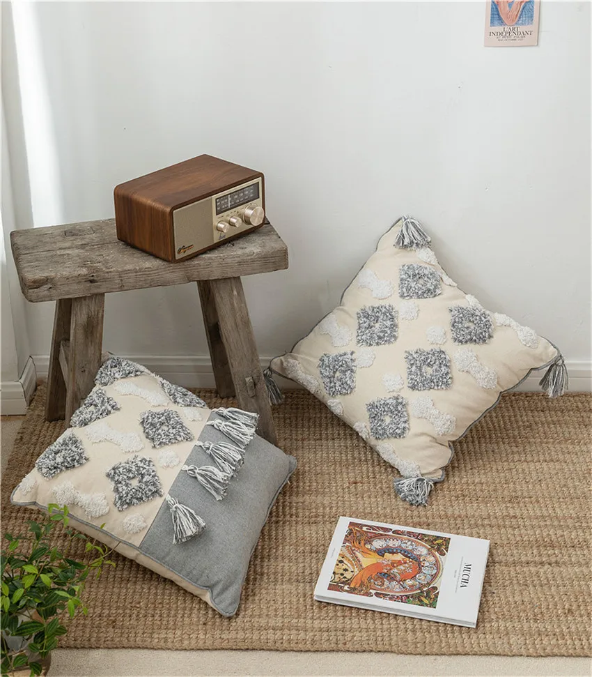 45x45cm tassel color Sofa Pillowcase Pink Cushion Cover Throw Pillow Case Home Sofa Bed Chair Decoration 17.72x 17.72inch
45x45cm tassel color Sofa Pillowcase Pink Cushion Cover Throw Pillow Case Home Sofa Bed Chair Decoration 17.72x 17.72inch