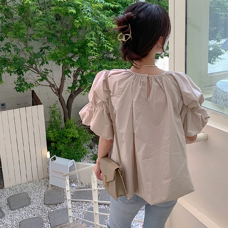 KUSAHIKI Chic Folds Puff Sleeve Women Blouse Causal O-neck Summer New Shirt Korean Solid Pullover Blusas De Mujer 2021 6J195
KUSAHIKI Chic Folds Puff Sleeve Women Blouse Causal O-neck Summer New Shirt Korean Solid Pullover Blusas De Mujer 2021 6J195