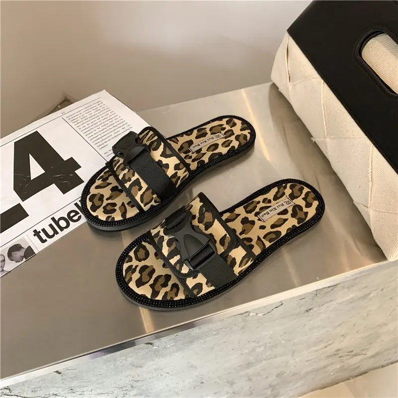Casual Open-toe Women Slippers Leopard Zebra Design Trend All-match Fashion Women's Flip Flops 2021 New Flat Summer Footwear
Casual Open-toe Women Slippers Leopard Zebra Design Trend All-match Fashion Women's Flip Flops 2021 New Flat Summer Footwear