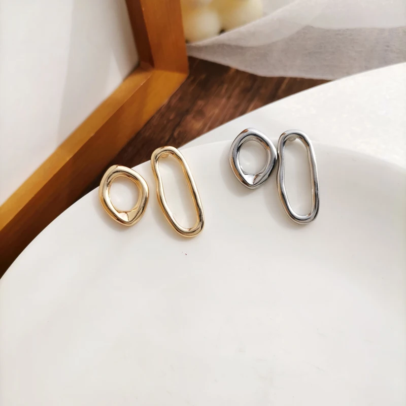 S925 needle Simply Design Metal Earrings Popular Style Golden Silvery Plating New Asymmetrical Drop Earrings For Women
S925 needle Simply Design Metal Earrings Popular Style Golden Silvery Plating New Asymmetrical Drop Earrings For Women