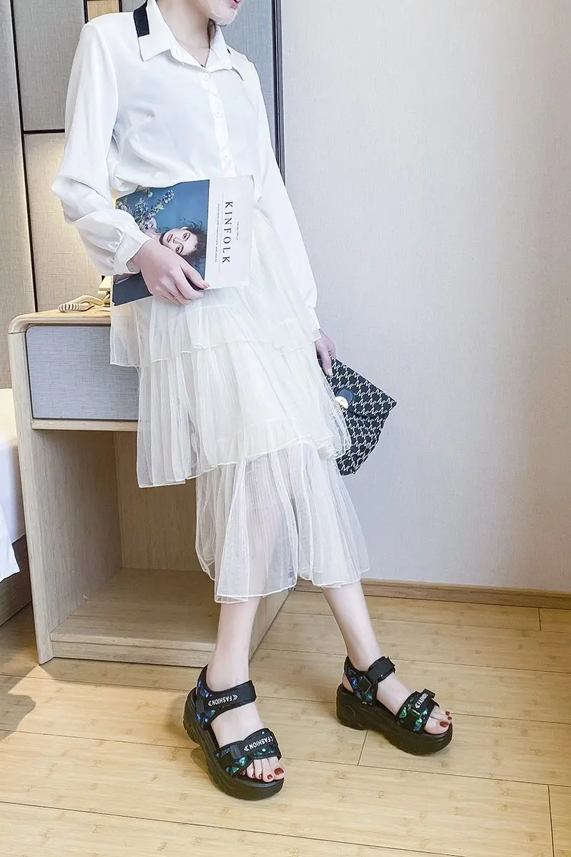 Women Sandals2021New Summer Buckle Design Black White Platform Sandals White Comfortable Women's Thick Sole Beach Shoes
Women Sandals2021New Summer Buckle Design Black White Platform Sandals White Comfortable Women's Thick Sole Beach Shoes