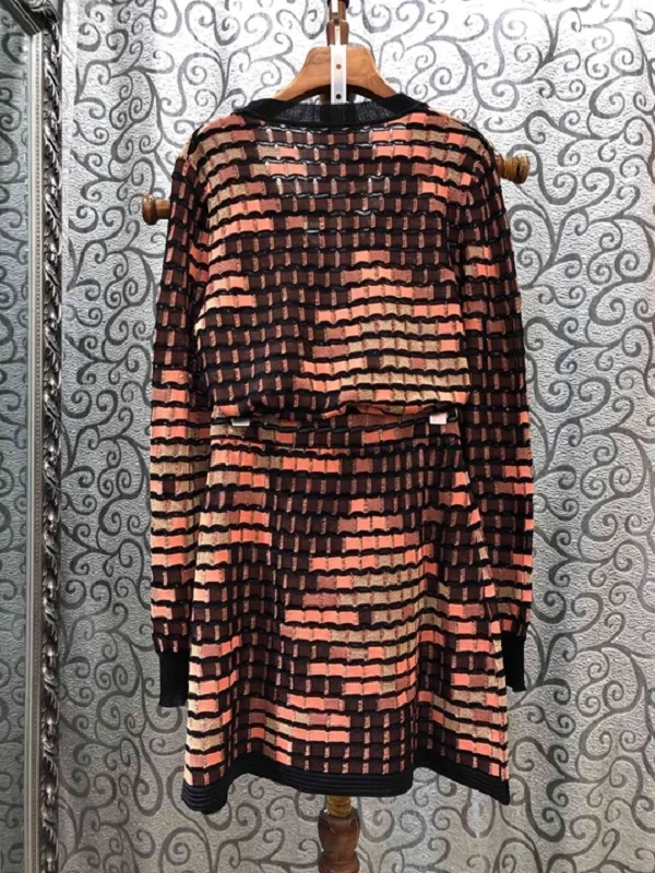 High Quality Sweater Sets 2019 Autumn Casual Cardigan Suit Women Lurex Yarn Knitted Cardians+Geometric Patterns Knit Skirt Sets 
High Quality Sweater Sets 2019 Autumn Casual Cardigan Suit Women Lurex Yarn Knitted Cardians+Geometric Patterns Knit Skirt Sets
