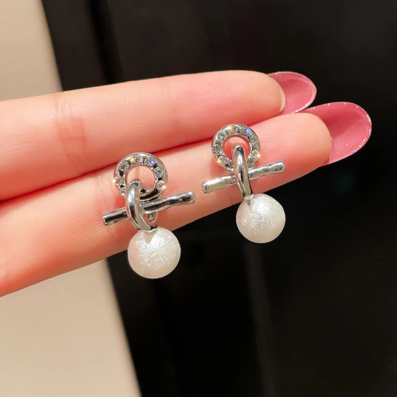 New Popular Plated Silver Geometric Round Pearl Drop Earrings for Women AAA Zirconia Jewelry S925 Silver Needle Birthday Party
New Popular Plated Silver Geometric Round Pearl Drop Earrings for Women AAA Zirconia Jewelry S925 Silver Needle Birthday Party
