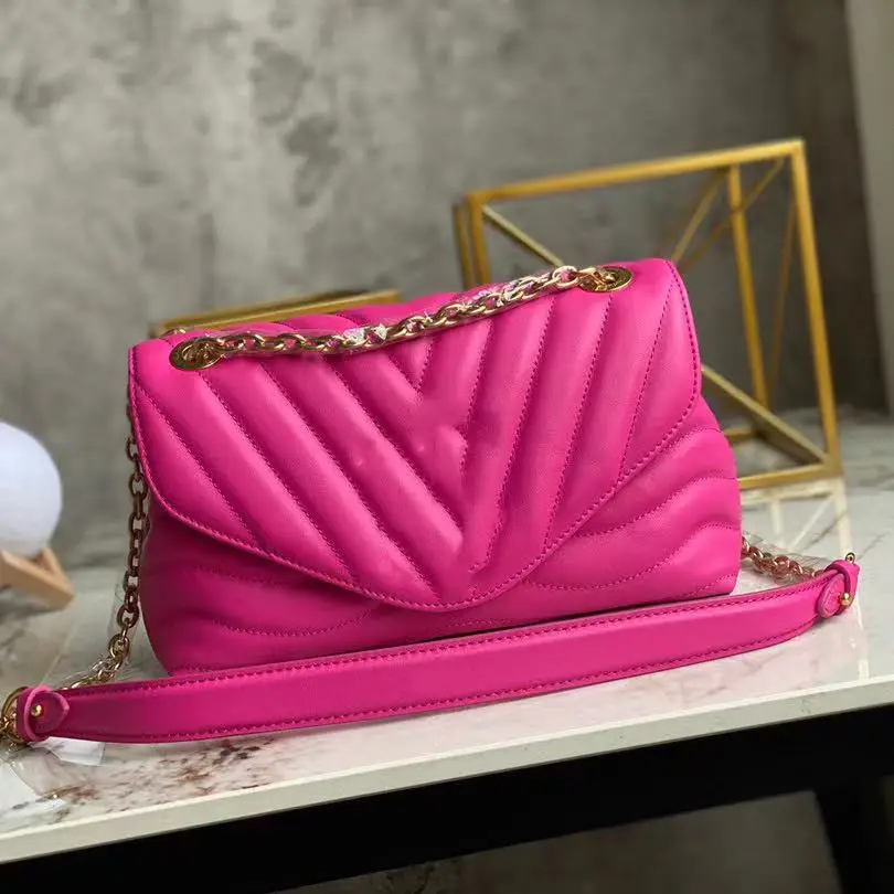New 2021 women's classic luxury, independently designed high-end leather counter hardware, one shoulder or crossbody bag.
New 2021 women's classic luxury, independently designed high-end leather counter hardware, one shoulder or crossbody bag.