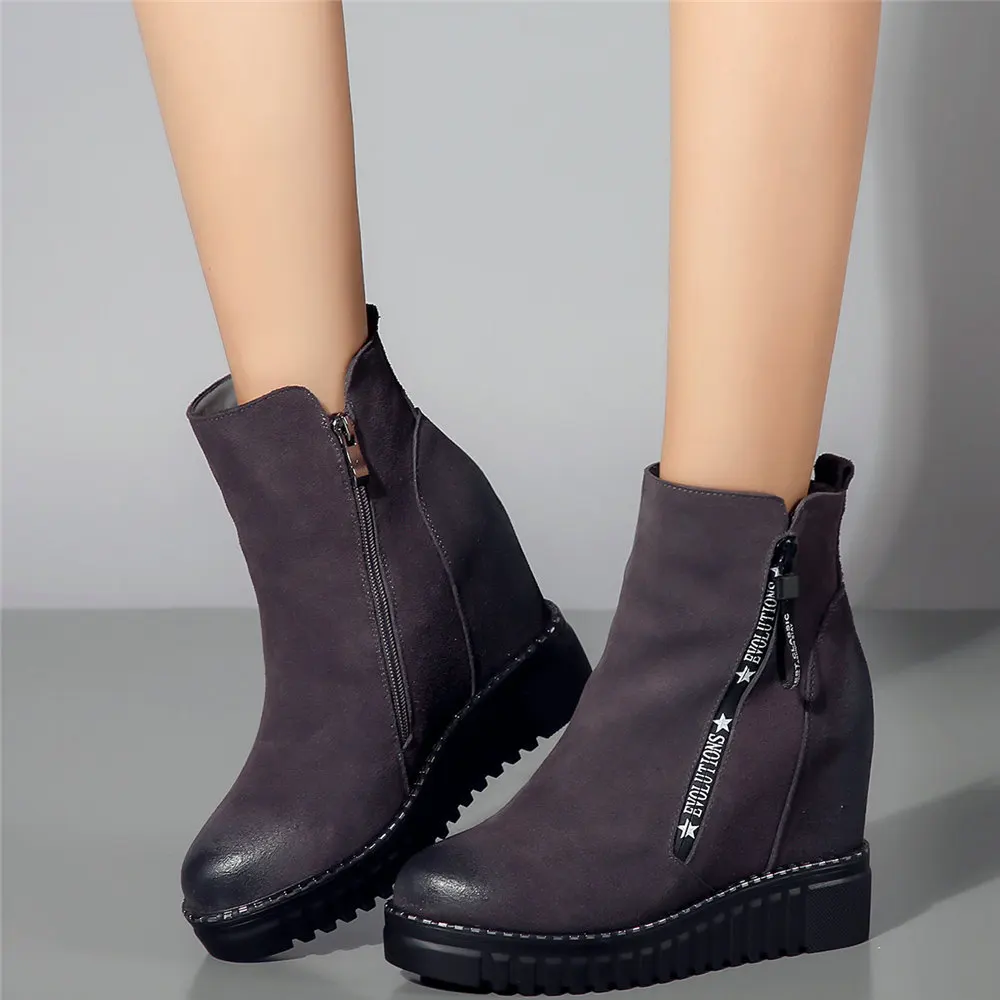 Winter Warm Pumps Shoes Women Genuine Leather Wedges High Heel Motorcycle Boots Female Round Toe Fashion Sneakers Casual Shoes
Winter Warm Pumps Shoes Women Genuine Leather Wedges High Heel Motorcycle Boots Female Round Toe Fashion Sneakers Casual Shoes