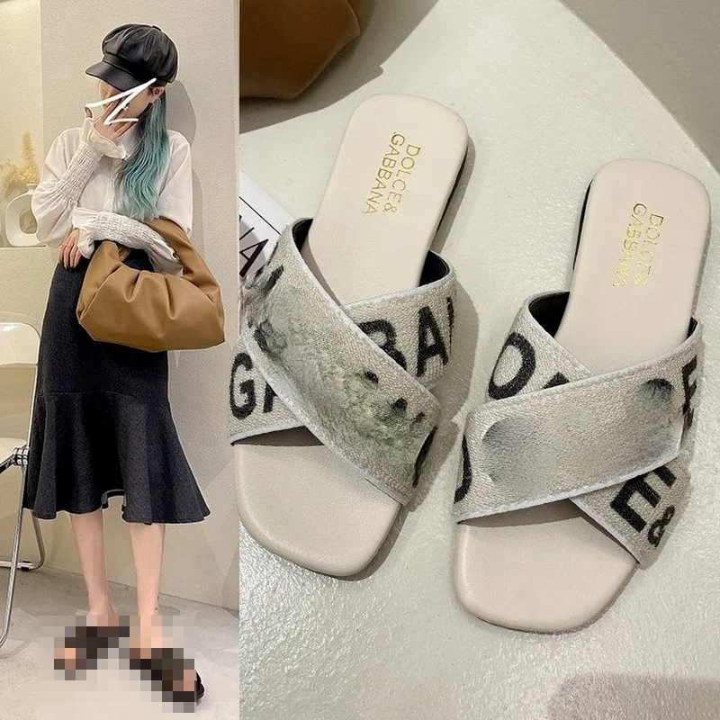 Ladies Slippers Cross Belt Letter Brand Design Breathable Sandals Non-slip Flat Beach Shoes Lightweight Sandals and Slippers
Ladies Slippers Cross Belt Letter Brand Design Breathable Sandals Non-slip Flat Beach Shoes Lightweight Sandals and Slippers