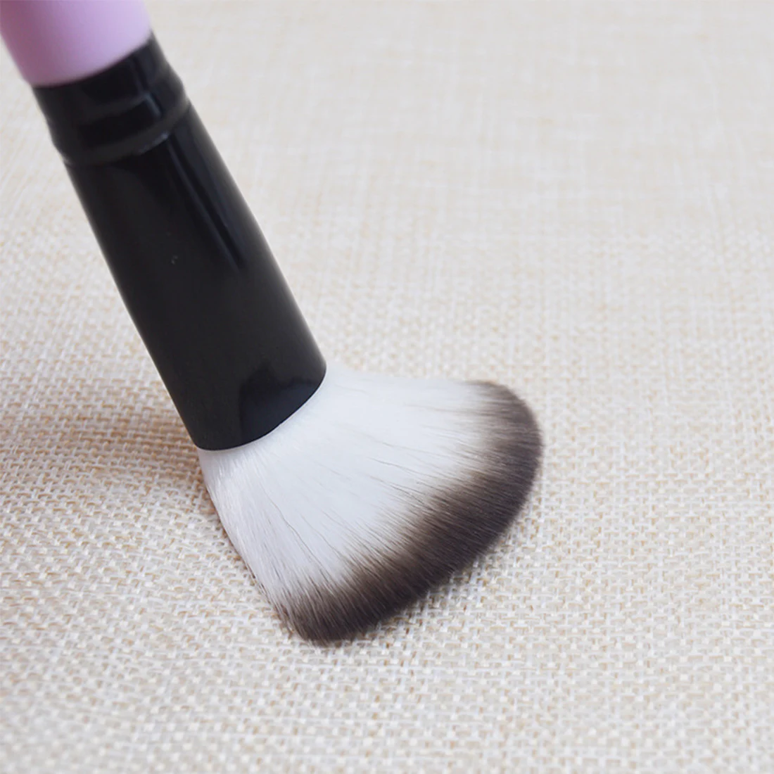 12pcs Makeup Brush Set Foundation Powder Eyebrow Eyeshadow Brush Makeup Cosmetic Pincel Brush Kit with holder 
12pcs Makeup Brush Set Foundation Powder Eyebrow Eyeshadow Brush Makeup Cosmetic Pincel Brush Kit with holder