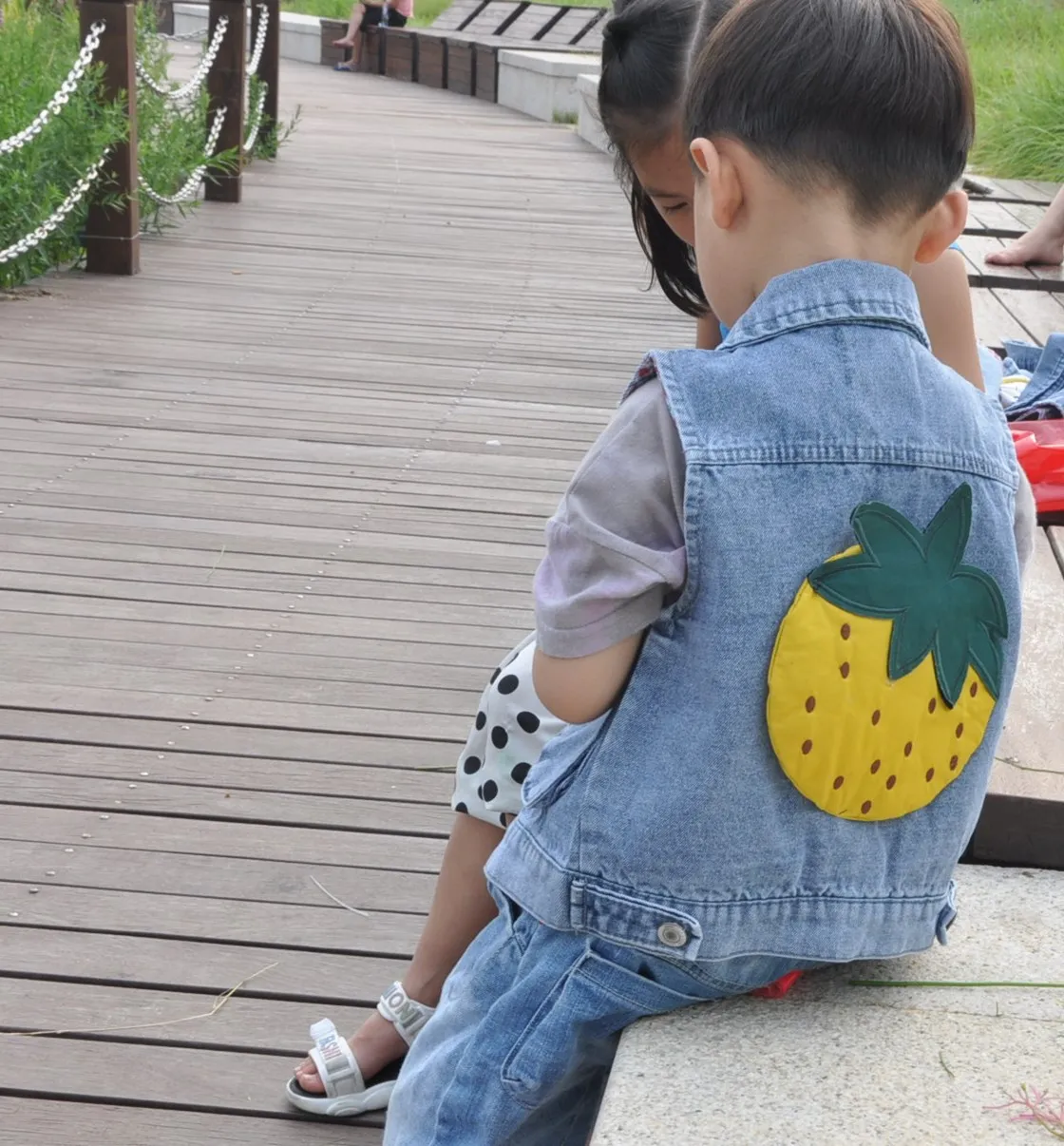 Новинка детский джинсовый жилет с фруктами для мальчиков куртка без рукавов