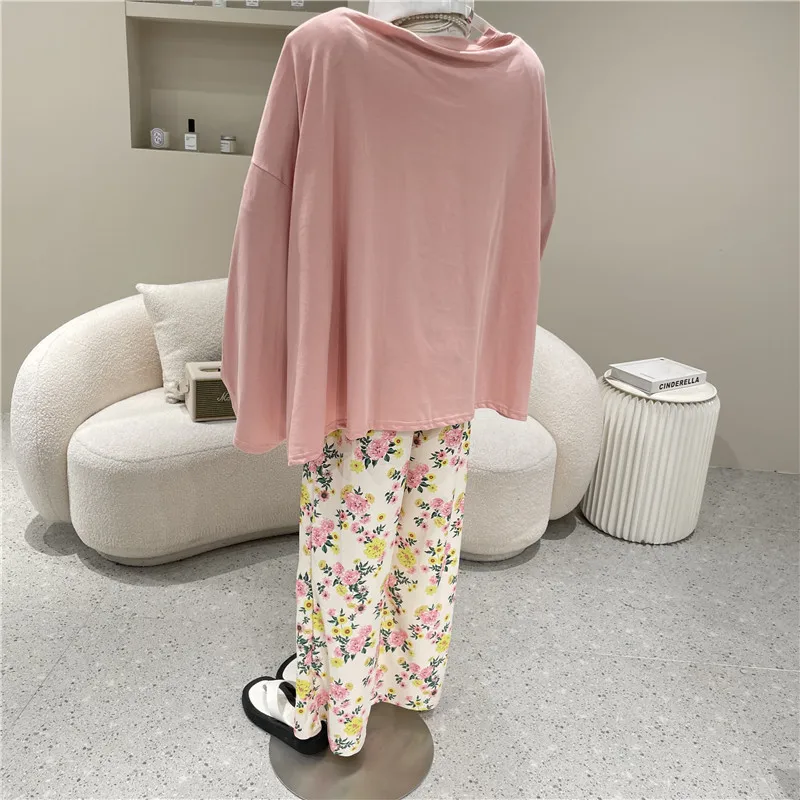 Women's Spring Summer 2021 Fashion New simple solid color T-shirt + elastic waist printing wide leg pants loose home clothes
Women's Spring Summer 2021 Fashion New simple solid color T-shirt + elastic waist printing wide leg pants loose home clothes