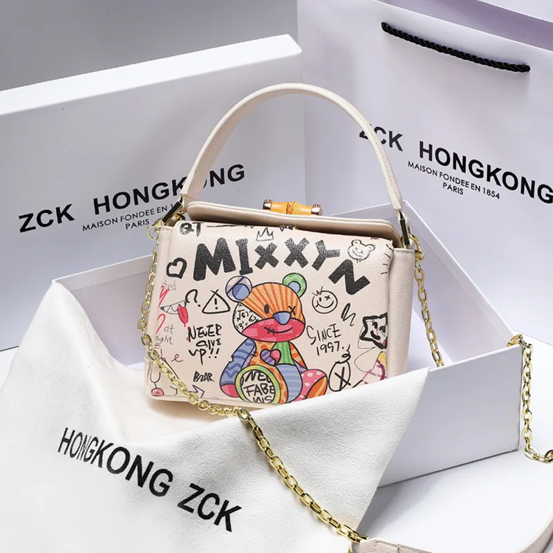 2021New Hot-selling High-quality 100% Genuine Leather Women's Cartoon Graffiti Bucket Bag Luxury Brand Handbag Sac De Luxe Femme
2021New Hot-selling High-quality 100% Genuine Leather Women's Cartoon Graffiti Bucket Bag Luxury Brand Handbag Sac De Luxe Femme