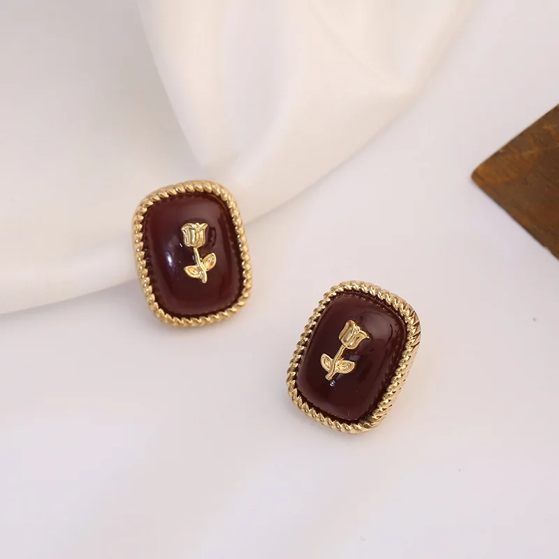 Vintage Wine Red Rose Flower Geometric Stud Earrings for Women Elegant Party Temperament Gifts Wedding Bridal Jewelry
Vintage Wine Red Rose Flower Geometric Stud Earrings for Women Elegant Party Temperament Gifts Wedding Bridal Jewelry