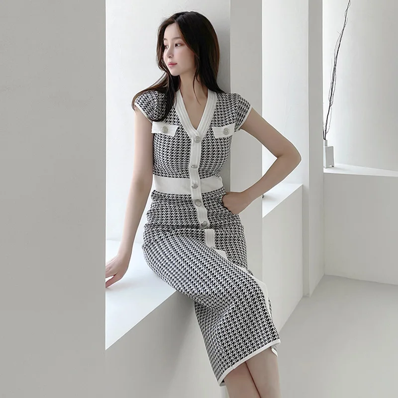 Summer Elegant Women's Houndstooth Knit Dress Vintage Robe Single-Breasted V-Neck Bodycon Dress Lady Vestidos Korean Clothing
Summer Elegant Women's Houndstooth Knit Dress Vintage Robe Single-Breasted V-Neck Bodycon Dress Lady Vestidos Korean Clothing