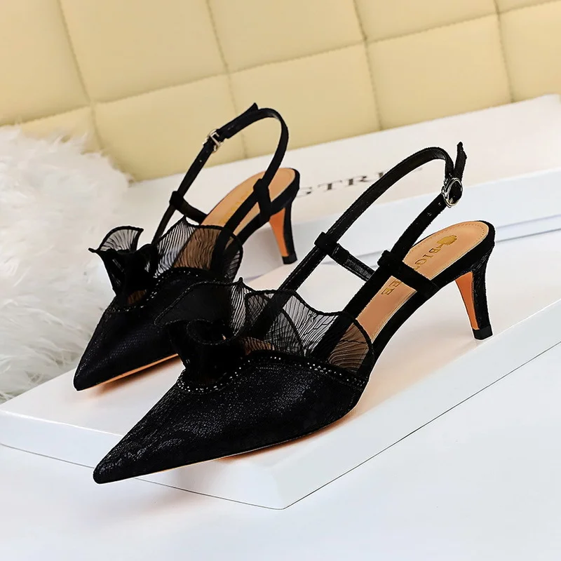 2021 Summer Luxury Women Low High Heels Slingback Sandals Designer Pointed Toe Mesh Lace Sandals Plus Size Female Party Shoes
2021 Summer Luxury Women Low High Heels Slingback Sandals Designer Pointed Toe Mesh Lace Sandals Plus Size Female Party Shoes