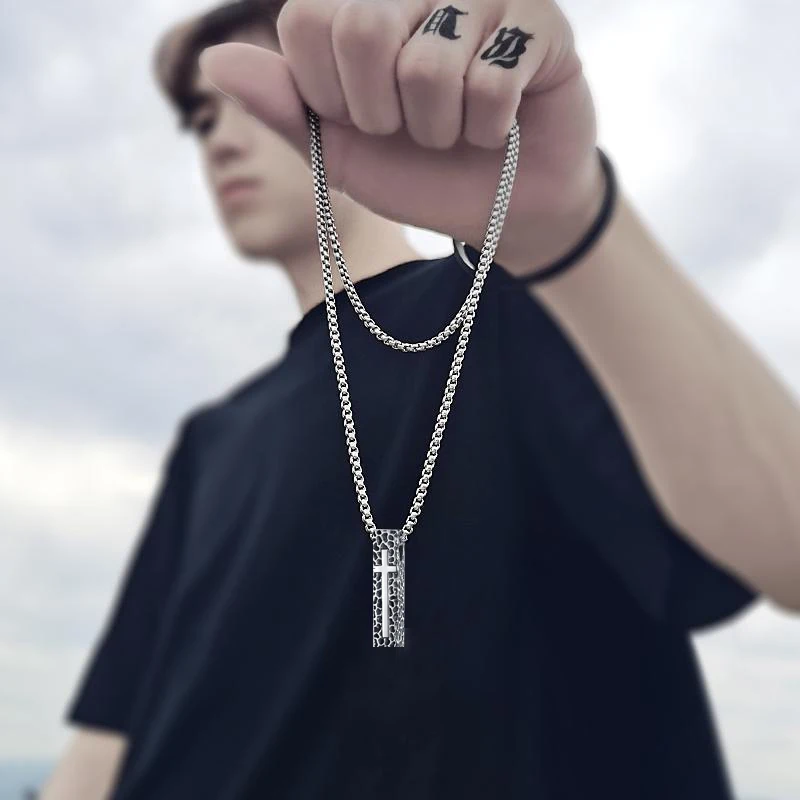 2022 New Retro Stainless Steel Stone Grain Rectangular Cross Personality Simple Titanium Steel Necklace Men's Jewelry Wholesale
2022 New Retro Stainless Steel Stone Grain Rectangular Cross Personality Simple Titanium Steel Necklace Men's Jewelry Wholesale