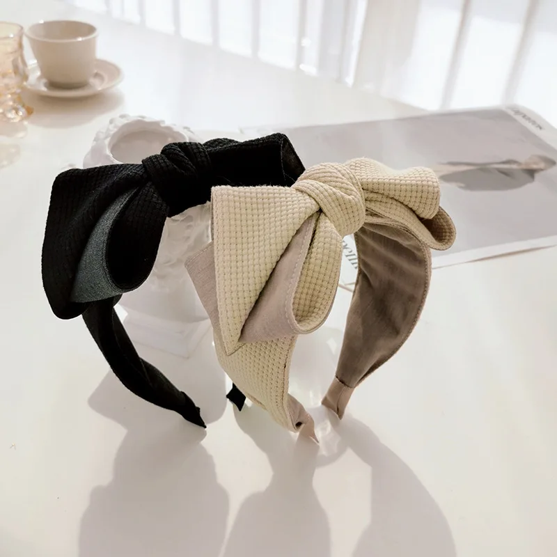 Fashion Hair Band Solid Color Hair Hoop Headbands Retro Style Hair Accessories for Women
Fashion Hair Band Solid Color Hair Hoop Headbands Retro Style Hair Accessories for Women