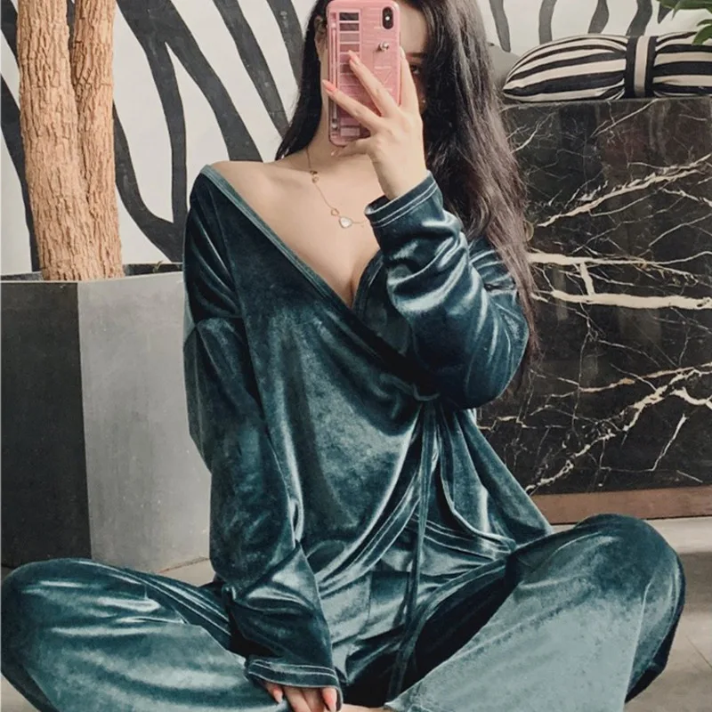 Autumn Pajamas Sets Woman 2 Pieces Velvet Sexy Deep V-neck Long Sleeves Slim Spring Nightwear Casual FashionPajamas Sleepwear
Autumn Pajamas Sets Woman 2 Pieces Velvet Sexy Deep V-neck Long Sleeves Slim Spring Nightwear Casual FashionPajamas Sleepwear