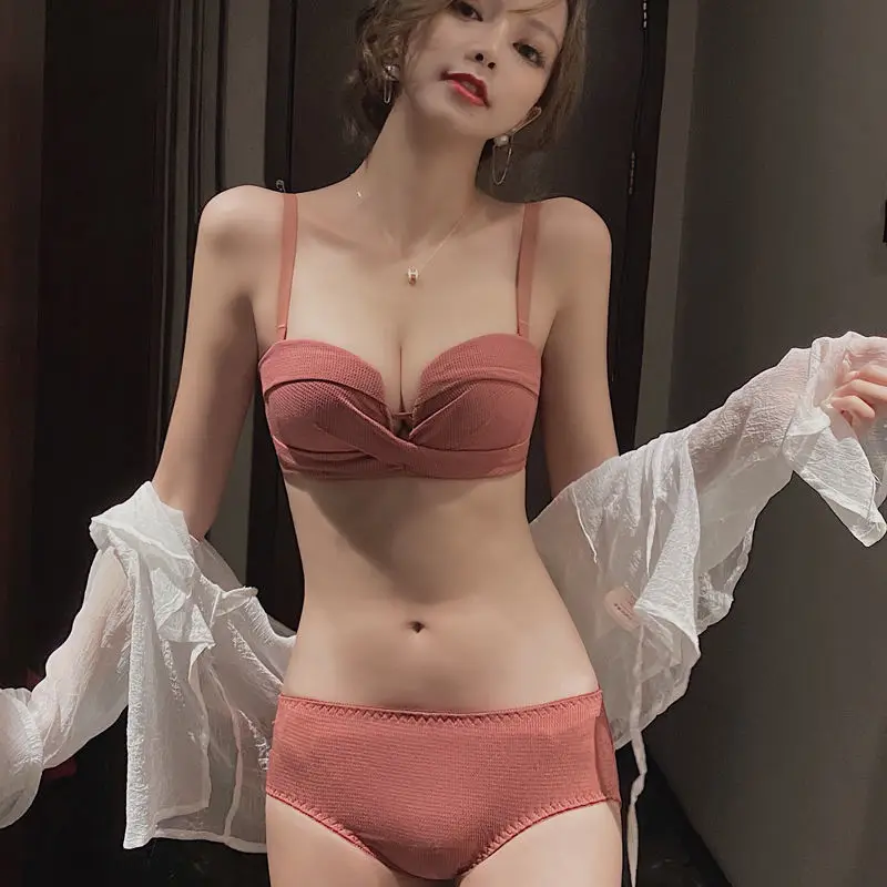 Japanese small breasts gather underwear big breasts auxiliary breasts upper support anti-sagging adjustable bra underwear set
Japanese small breasts gather underwear big breasts auxiliary breasts upper support anti-sagging adjustable bra underwear set