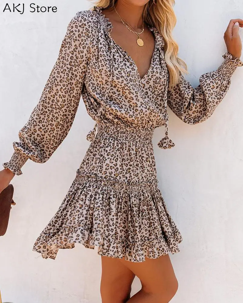 Women Fashion Elegant Dot Print V Neck Mini Dress Leopard Print Ruffles Lantern Sleeve Dress
Women Fashion Elegant Dot Print V Neck Mini Dress Leopard Print Ruffles Lantern Sleeve Dress