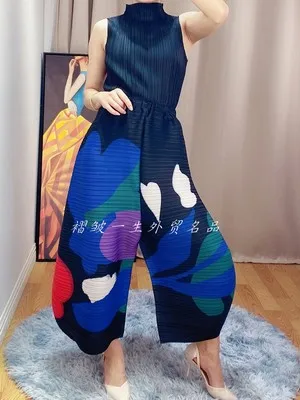 HOT SELLING Miyake fashion fold high waist all-match print Wide leg pantswide pants IN STOCK
HOT SELLING Miyake fashion fold high waist all-match print Wide leg pantswide pants IN STOCK