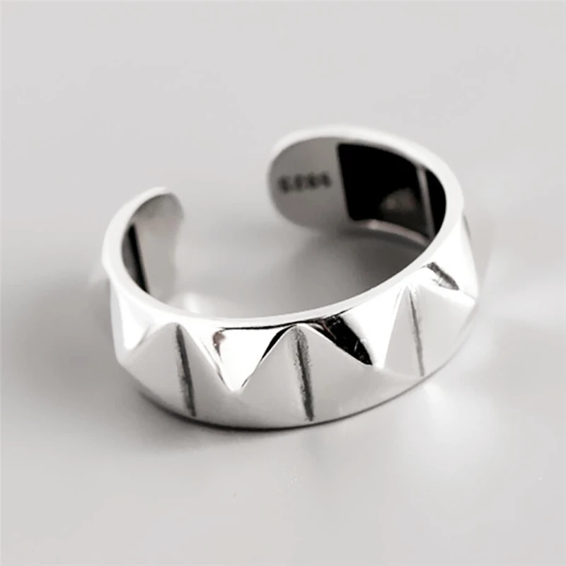 Sole Memory Geometric Rhombus Retro Personality Silver Color Female Resizable Opening Rings SRI530
Sole Memory Geometric Rhombus Retro Personality Silver Color Female Resizable Opening Rings SRI530