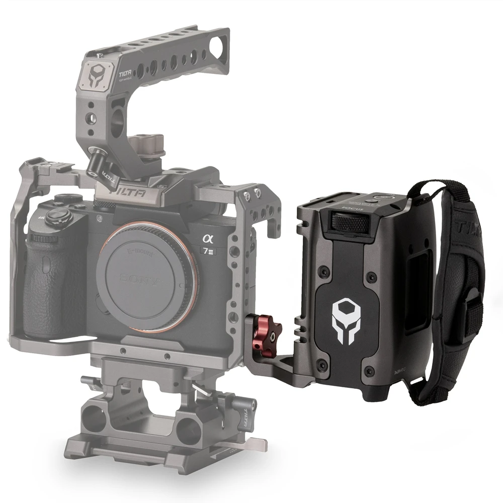TILTA Side Focus Power Handle TA-SFH3-F97-G for Tiltaing SONY A7 Cage /S1H cage / 5D Cage fit F970 F570 battery Run/Stop
TILTA Side Focus Power Handle TA-SFH3-F97-G for Tiltaing SONY A7 Cage /S1H cage / 5D Cage fit F970 F570 battery Run/Stop