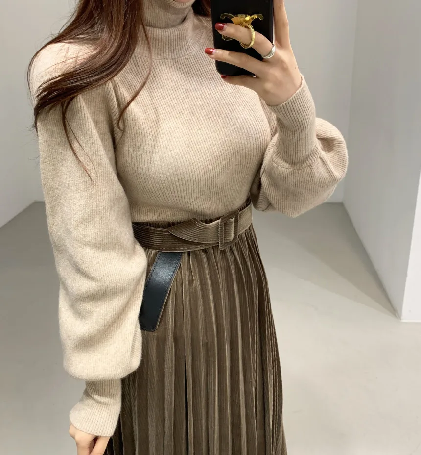 New Elegant 2 Pcs Set Women Simple Sweatersuit Half Turtleneck Lantern Sleeve Sweater + Elastic Waist Belt Velvet Pleated Skirt
New Elegant 2 Pcs Set Women Simple Sweatersuit Half Turtleneck Lantern Sleeve Sweater + Elastic Waist Belt Velvet Pleated Skirt