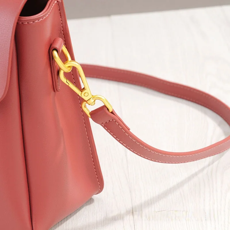 Handbag Female Large Bag New Commuter Bag Female Large-Capacity Messenger Bag OL Messenger Bag
Handbag Female Large Bag New Commuter Bag Female Large-Capacity Messenger Bag OL Messenger Bag