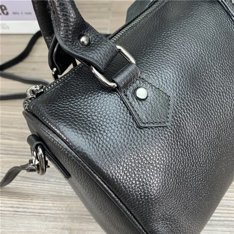Ladies Real Leather Pillow Bag Handbag Autumn Winter Casual Cowhide High Capacity Bags Women Zipper Black Boston Crossbody Bag
Ladies Real Leather Pillow Bag Handbag Autumn Winter Casual Cowhide High Capacity Bags Women Zipper Black Boston Crossbody Bag