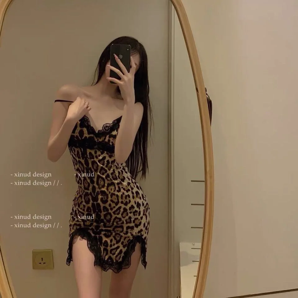 Fashion Women Sexy Lingerie Nightclub Style Lace Sling Femme V-neck Leopard Lingerie Sleepwear Dress Underwear Nightdress
Fashion Women Sexy Lingerie Nightclub Style Lace Sling Femme V-neck Leopard Lingerie Sleepwear Dress Underwear Nightdress