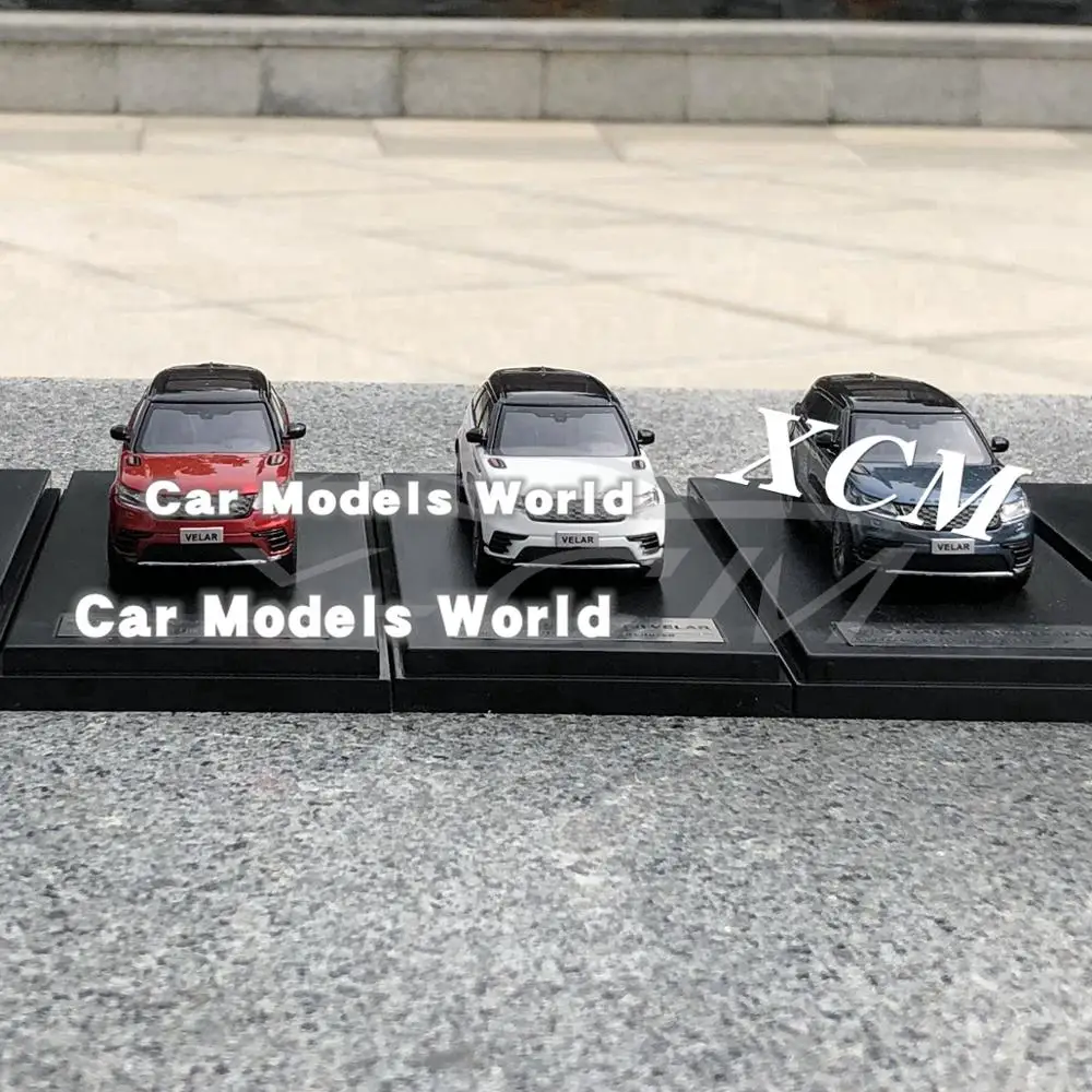 Модель литая автомобиля для моделей LCD Velar 1:64 3 шт. (белый красный синий) + маленький