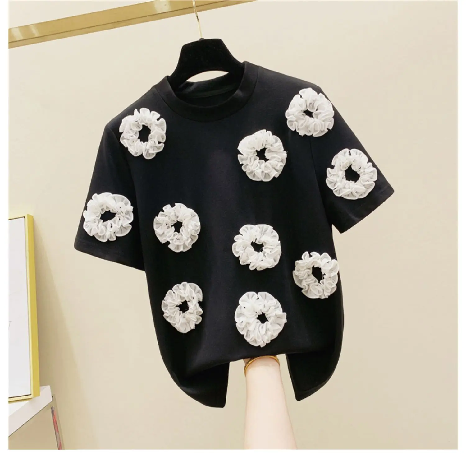 2021 Summer 3D Flower Cotton Short-Sleeved T-shirt Korean Loose Women Basic Shirt Simple Half Sleeve Fashion Unique Design Top
2021 Summer 3D Flower Cotton Short-Sleeved T-shirt Korean Loose Women Basic Shirt Simple Half Sleeve Fashion Unique Design Top