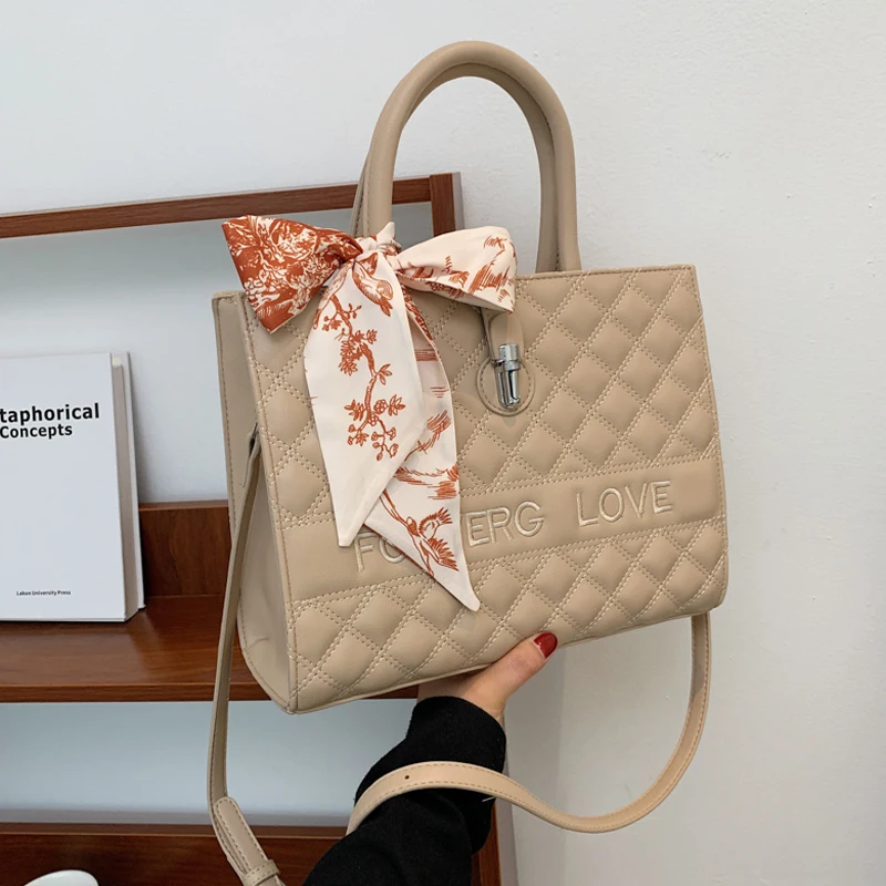 Diamond Lattice Tote Bags for Women 2021 Luxury Brand Trends Lady Designer Crossbody Handbag Big Top Handle Shoulder Bags New
Diamond Lattice Tote Bags for Women 2021 Luxury Brand Trends Lady Designer Crossbody Handbag Big Top Handle Shoulder Bags New