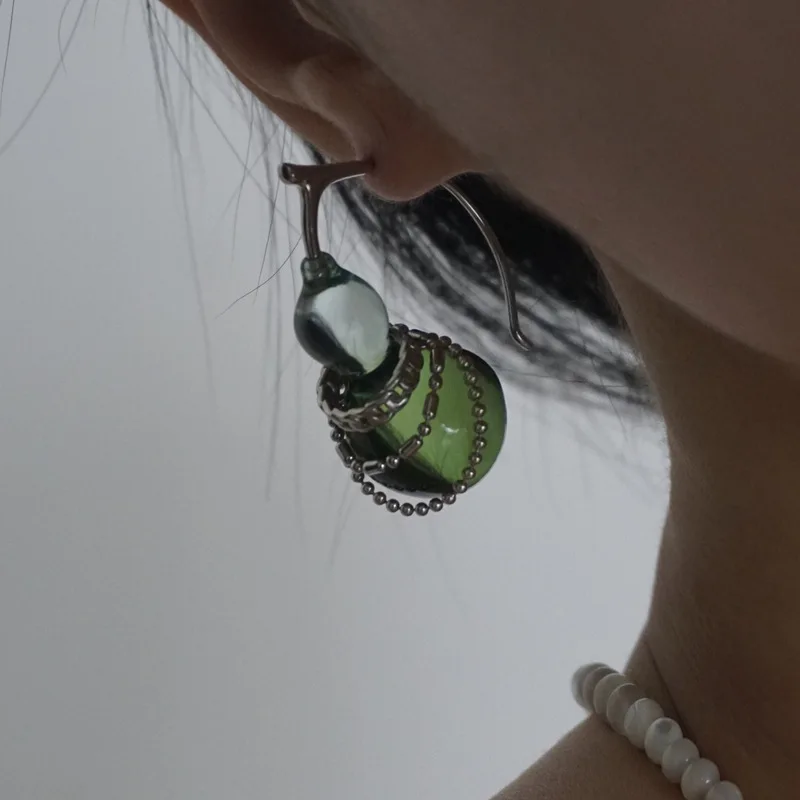 Fashion Design Green Crystal Gourd Earrings For Women Chain Tassel Ear Studs Limited Edition Gift Box Girl Unique Jewelry Gift
Fashion Design Green Crystal Gourd Earrings For Women Chain Tassel Ear Studs Limited Edition Gift Box Girl Unique Jewelry Gift
