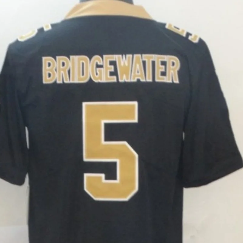 American Stitch Bridgewater Black And White Embroidery Saints Football Jersey For Mens S,M,L,XL,XXL,XXXL 
American Stitch Bridgewater Black And White Embroidery Saints Football Jersey For Mens S,M,L,XL,XXL,XXXL