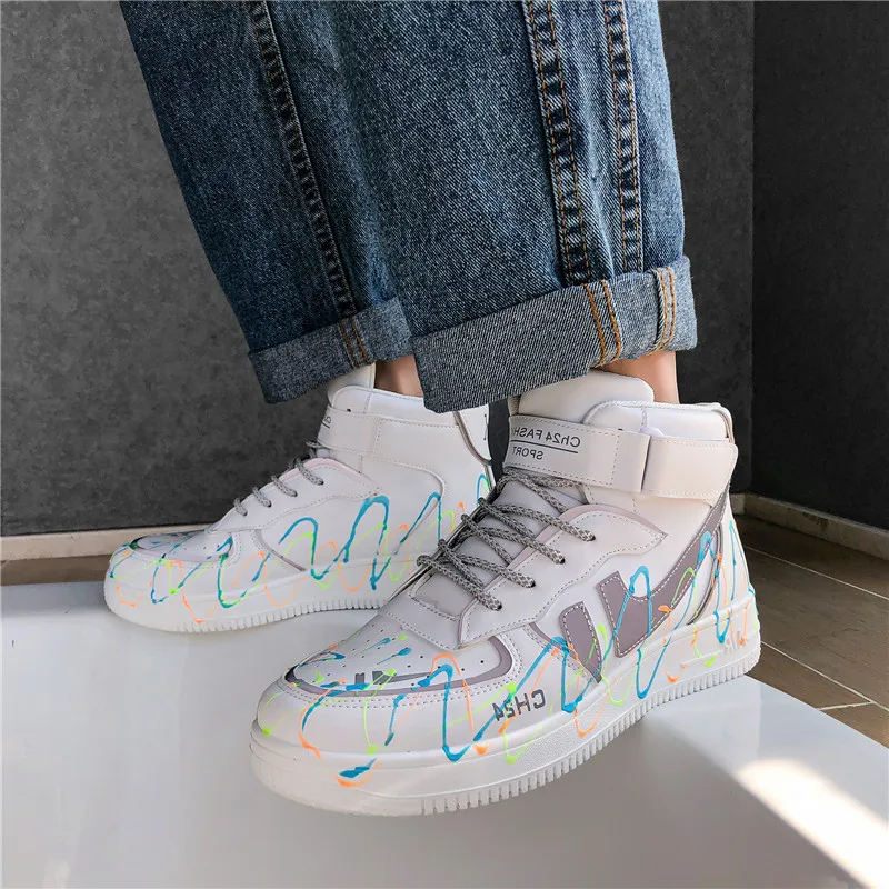 Fashion High Top Men Sneakers Reflective Loafers Men Platform White Chunky Sneakers Men Hip Hop Street Shoes Tenis Masculino
Fashion High Top Men Sneakers Reflective Loafers Men Platform White Chunky Sneakers Men Hip Hop Street Shoes Tenis Masculino