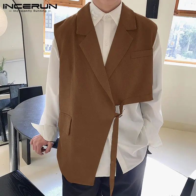 Модные мужские Асимметричные жилеты 2021, однотонные Безрукавки на шнуровке с отворотом, уличная одежда, корейские повседневные безрукавки
Модные мужские Асимметричные жилеты 2021, однотонные Безрукавки на шнуровке с отворотом, уличная одежда, корейские повседневные безрукавки