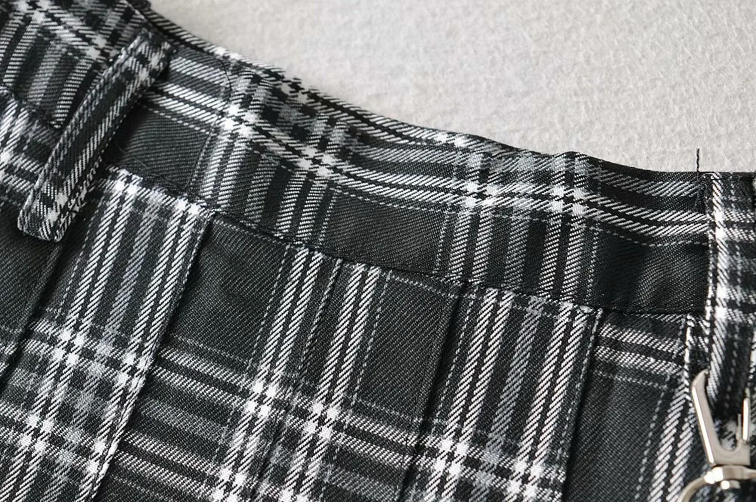 2020 Fashion Gothic Pleated Skirt Female High Waist Vintage Plaid Skirt Femme Cool Punk Skirt Mujer With Belt Bag New Summer
2020 Fashion Gothic Pleated Skirt Female High Waist Vintage Plaid Skirt Femme Cool Punk Skirt Mujer With Belt Bag New Summer