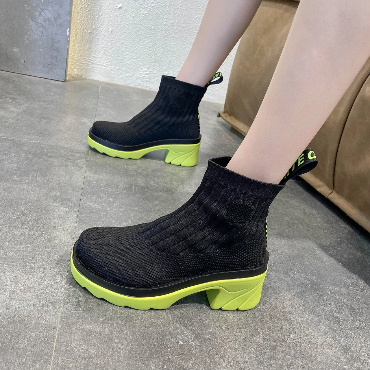 Autumn Ankle Boots 2021 High-heeled Thick-heeled Women's Boots Round Toe Casual Thick-soled Ladies Elastic Boots Botas De Mujer
Autumn Ankle Boots 2021 High-heeled Thick-heeled Women's Boots Round Toe Casual Thick-soled Ladies Elastic Boots Botas De Mujer