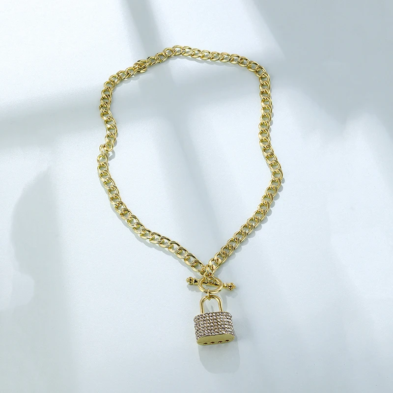 TARCLIY Trendy Rhinestone Padlock Lock Pendant Necklace Minimalist Toggle Clasps Sweater Thick Chain Women Fashion Jewelry 2021
TARCLIY Trendy Rhinestone Padlock Lock Pendant Necklace Minimalist Toggle Clasps Sweater Thick Chain Women Fashion Jewelry 2021