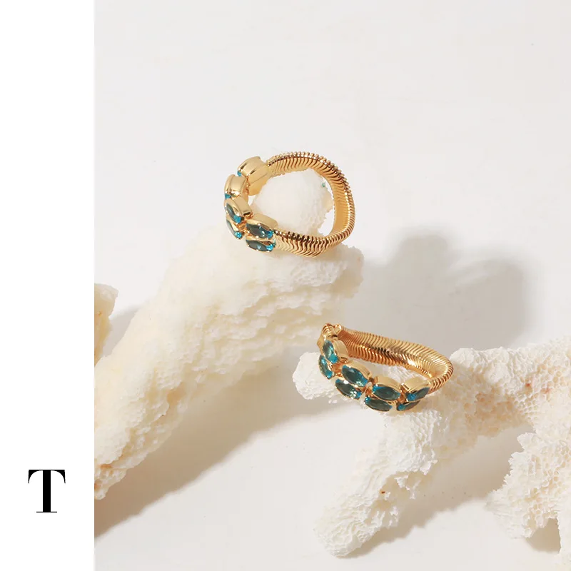 Lady Brass with Real Gold Plated Rings for Women Niche Light Luxury Vintage Peacock Blue Zircon Ring Wonderful Jewelry Female
Lady Brass with Real Gold Plated Rings for Women Niche Light Luxury Vintage Peacock Blue Zircon Ring Wonderful Jewelry Female
