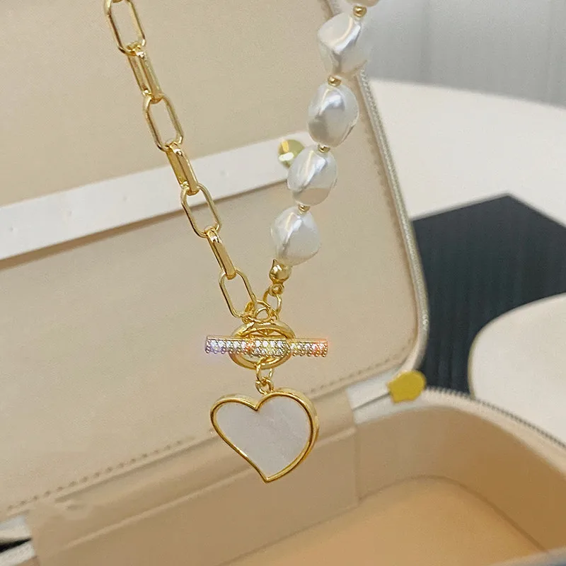 French Retro Temperament Heart Pendant Pearl Necklace For Woman 2021 Korean Fashion Jewelry Party Girl Sexy Clavicle Chain
French Retro Temperament Heart Pendant Pearl Necklace For Woman 2021 Korean Fashion Jewelry Party Girl Sexy Clavicle Chain