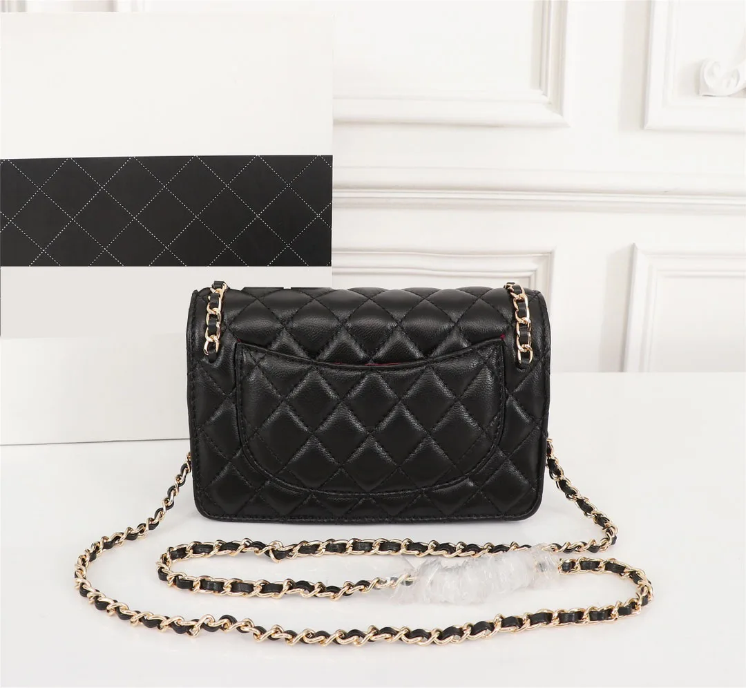 2021 ladies luxury fashion cosmetic bag messenger bag
2021 ladies luxury fashion cosmetic bag messenger bag