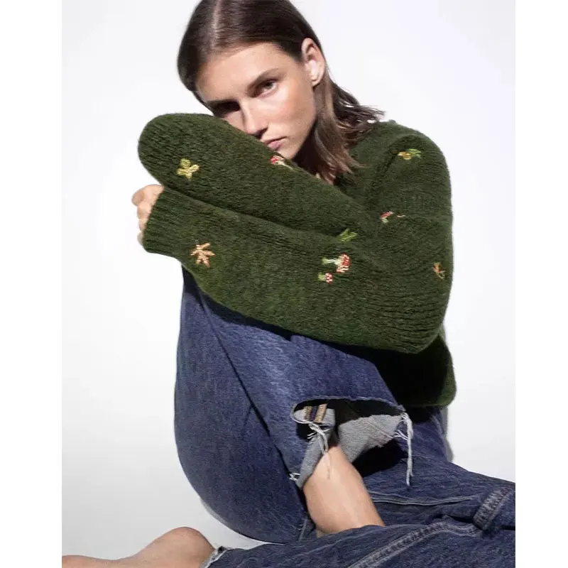 Женский трикотажный кардиган с V-образным вырезом и длинным рукавом 
Женский трикотажный кардиган с V-образным вырезом и длинным рукавом