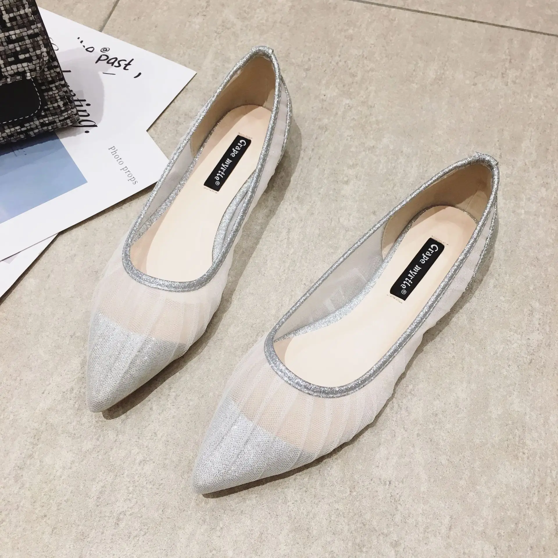 Women's Shoes 2020 New Spring Korean Version of the Flats Joker Tip Mesh Sexy Shoes
Women's Shoes 2020 New Spring Korean Version of the Flats Joker Tip Mesh Sexy Shoes