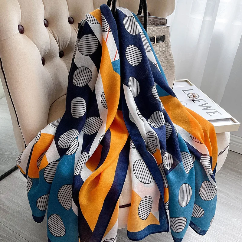 2021 Winter 180X90CM Bandanna Luxury Style Sunscreen Beach Towel Popular Print Silk Scarves Fashion Dot Cotton And Hemp Shawls
2021 Winter 180X90CM Bandanna Luxury Style Sunscreen Beach Towel Popular Print Silk Scarves Fashion Dot Cotton And Hemp Shawls