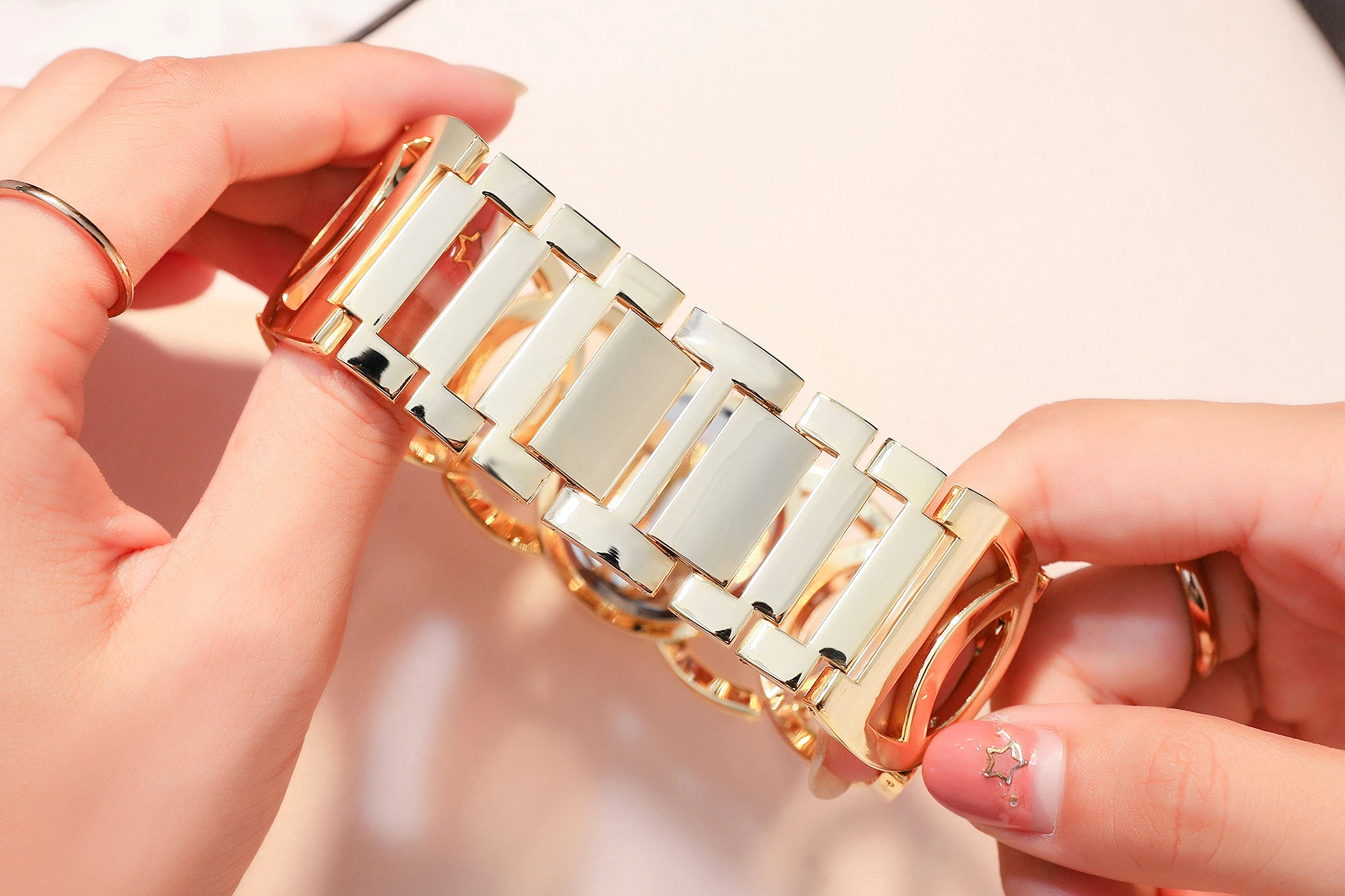 Diamond Women Luxury Brand Watch 2021 Rhinestone Elegant Ladies Watches Gold Wrist Watches For Women relogio feminino 2020
Diamond Women Luxury Brand Watch 2021 Rhinestone Elegant Ladies Watches Gold Wrist Watches For Women relogio feminino 2020