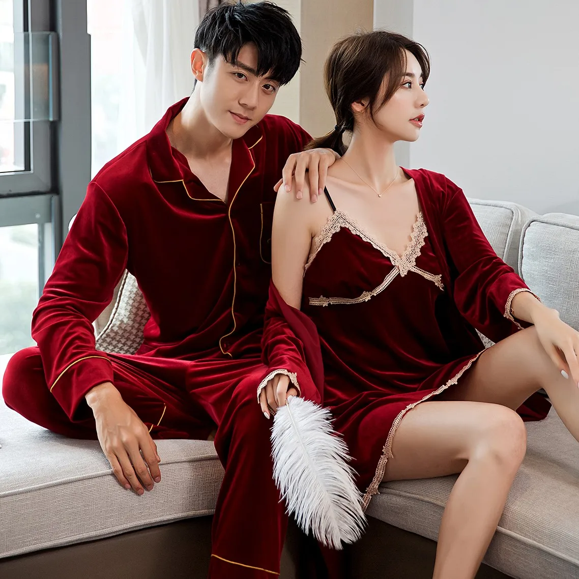 Sexy Sleepwear Autumn New Lovers Velvet 2PCS Pajamas Set Casual Soft Bathrobe Nightwear Shirt&Pant Couple Velour Home Clothes
Sexy Sleepwear Autumn New Lovers Velvet 2PCS Pajamas Set Casual Soft Bathrobe Nightwear Shirt&Pant Couple Velour Home Clothes