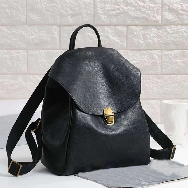 Retro First Layer Cow Leather Backpack Lady Travel Bag Large Capacity Fashion Female Handbag
Retro First Layer Cow Leather Backpack Lady Travel Bag Large Capacity Fashion Female Handbag