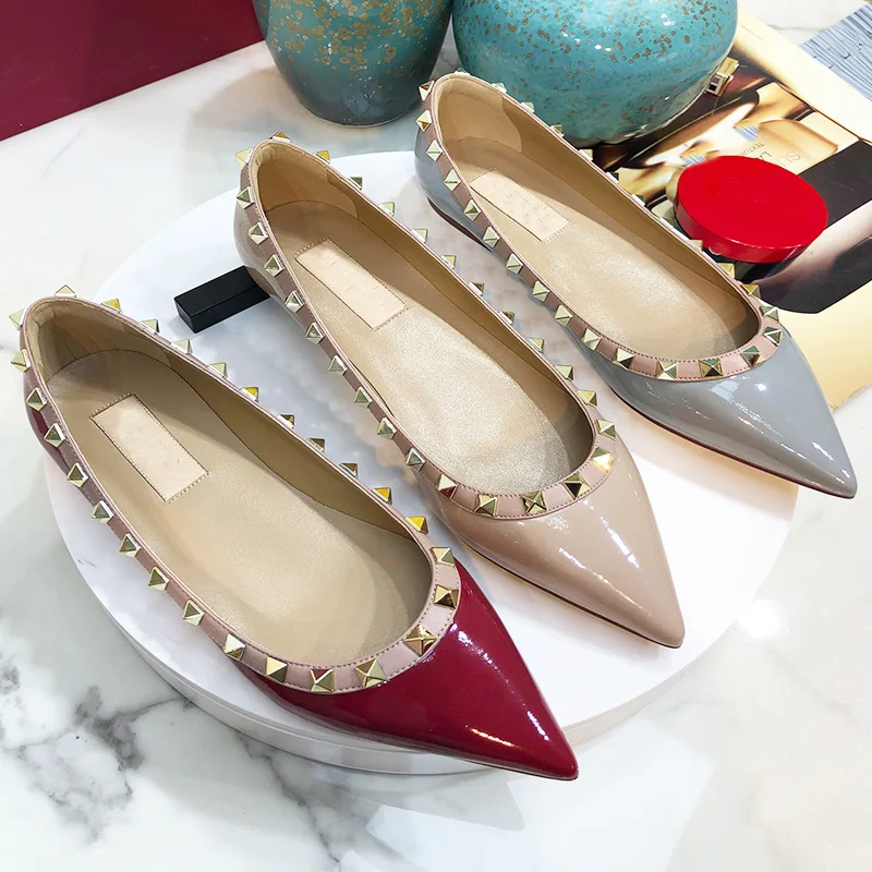 Big Size 42 Slip On Shoes For Women V Brand Designer Sexy Rivet Patent Leather Pointed Toe Ladies Flat Shoe Zapatos De Mujer W04
Big Size 42 Slip On Shoes For Women V Brand Designer Sexy Rivet Patent Leather Pointed Toe Ladies Flat Shoe Zapatos De Mujer W04